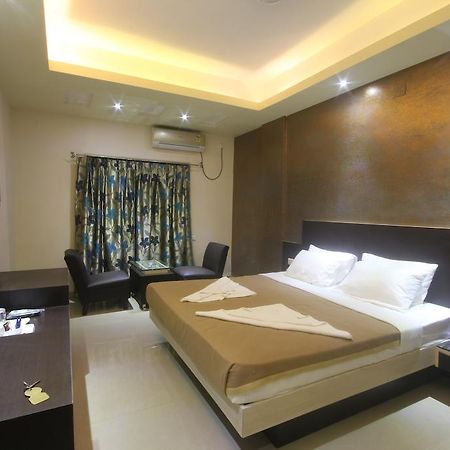 Urmee Hotel Bhuvanesvar Kültér fotó