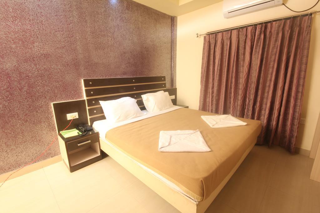 Urmee Hotel Bhuvanesvar Kültér fotó