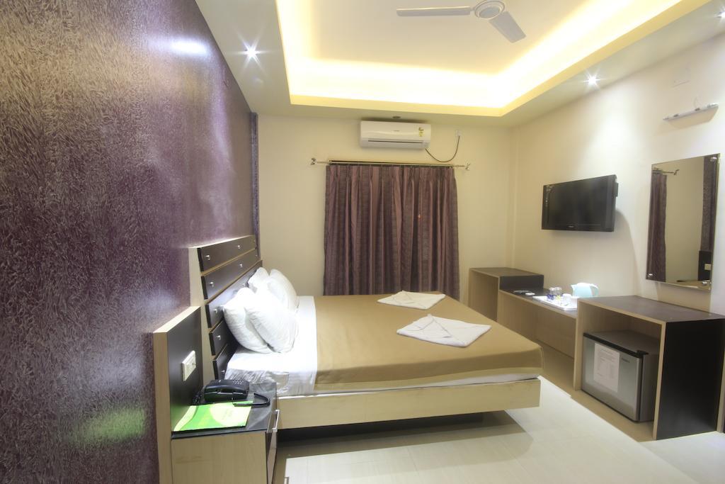 Urmee Hotel Bhuvanesvar Kültér fotó