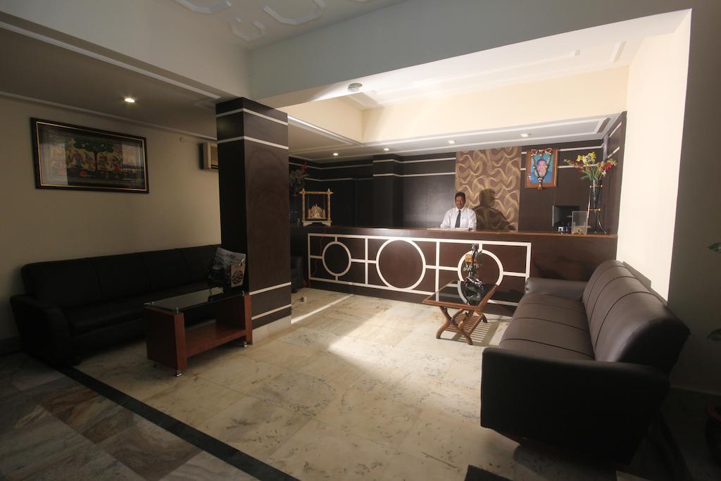Urmee Hotel Bhuvanesvar Kültér fotó