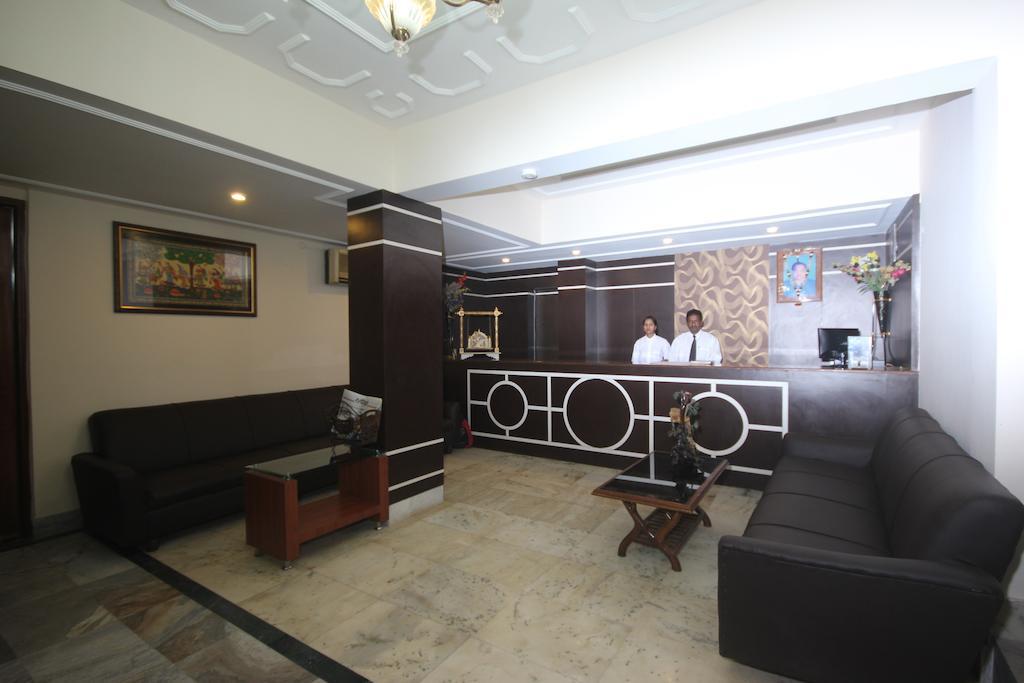 Urmee Hotel Bhuvanesvar Kültér fotó