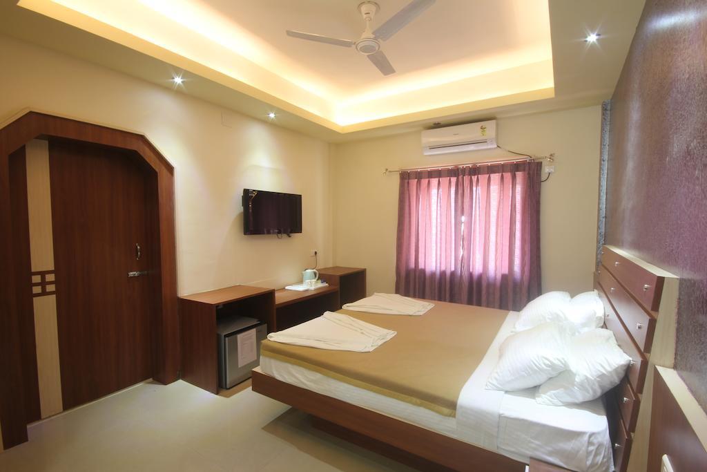 Urmee Hotel Bhuvanesvar Kültér fotó