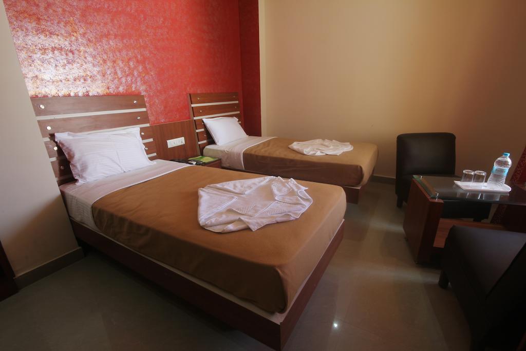 Urmee Hotel Bhuvanesvar Kültér fotó