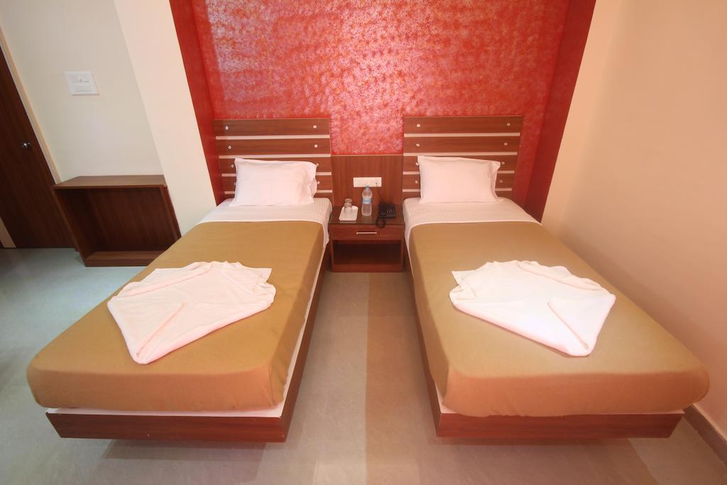 Urmee Hotel Bhuvanesvar Kültér fotó